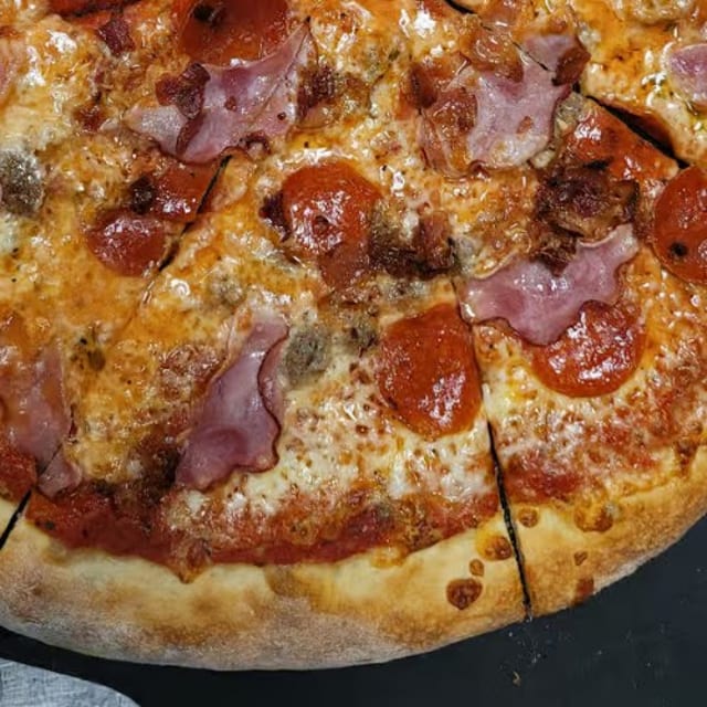 12 The Meat Za.